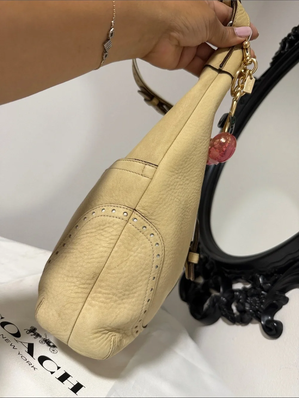 Coach Y2k 5054 Beige Leather Hobo Bag 🎀🎀🎀